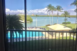 15 Bluebill Ave, Naples, FL 34108 - Photo 4