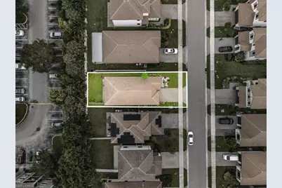 8805 Madrid Cir, Naples, FL 34104 - Photo 8