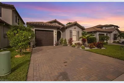 8805 Madrid Cir, Naples, FL 34104 - Photo 2