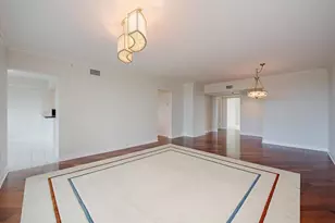 7425 Pelican Bay Blvd, Naples, FL 34108 - Photo 4