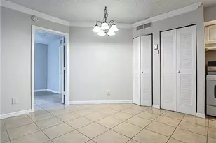 194 Santa Clara Dr, Naples, FL 34104 - Photo 8