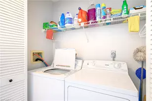 586 Beachwalk Cir, Naples, FL 34108 - Photo 22