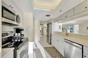 5550 Heron Point Dr, Naples, FL 34108 - Photo 8