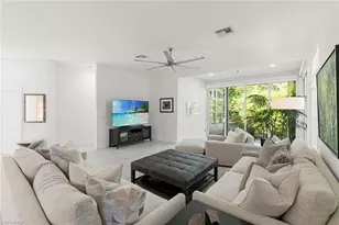 101 Amblewood Ln, Naples, FL 34105 - Photo 8