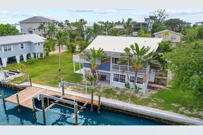 245 Bahia Via, Fort Myers Beach, FL 33931 - Photo 1
