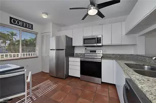 3021 Sandpiper Bay Cir, Naples, FL 34112 - Photo 8