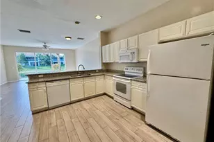 912 Hampton Cir, Naples, FL 34105 - Photo 4