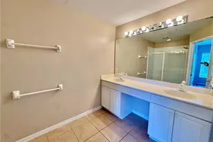 912 Hampton Cir, Naples, FL 34105 - Photo 12
