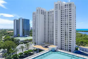 6849 Grenadier Blvd, Naples, FL 34108 - Photo 2