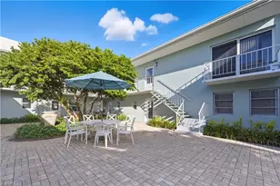 609 12th Ave S, Naples, FL 34102 - Photo 2