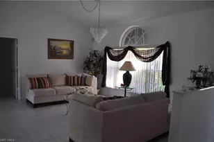 431 Dundee Ct, Naples, FL 34104 - Photo 4