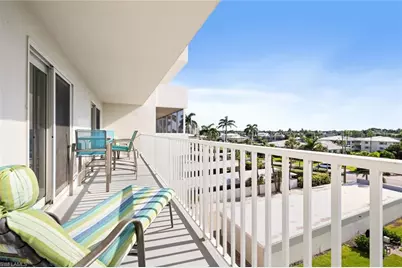 1977 Gulf Shore Blvd N #504, Naples, FL 34102 - Photo 4