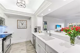 788 Willowbrook Dr, Naples, FL 34108 - Photo 6