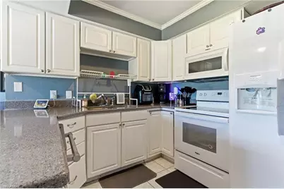 1000 S Alhambra Cir, Naples, FL 34103 - Photo 8