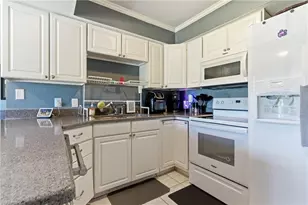 1000 S Alhambra Cir, Naples, FL 34103 - Photo 8