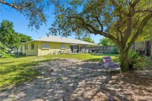 1000 S Alhambra Cir, Naples, FL 34103 - Photo 44