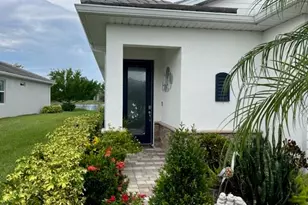 28442 Captiva Shell Loop, Bonita Springs, FL 34135 - Photo 2