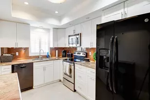 542 110th Ave N, Naples, FL 34108 - Photo 4