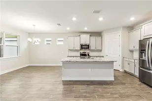 548 Spring Hill Lake Loop, Cape Coral, FL 33993 - Photo 10