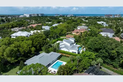 675 Yucca Rd, Naples, FL 34102 - Photo 2