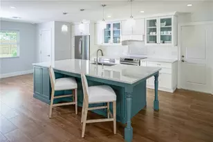 675 Yucca Rd, Naples, FL 34102 - Photo 4