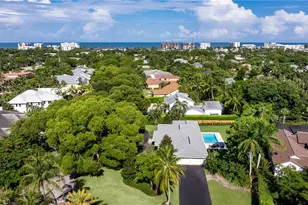 675 Yucca Rd, Naples, FL 34102 - Photo 18