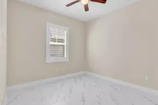 257 Indies Dr E, Naples, FL 34114 - Photo 20