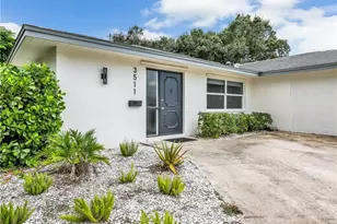 3511 Santiago Way, Naples, FL 34105 - Photo 4