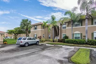 6610 Huntington Lakes Cir, Naples, FL 34119 - Photo 2