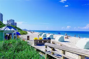 586 Beachwalk Cir, Naples, FL 34108 - Photo 18