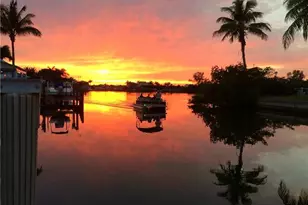 13105 Vanderbilt Dr, Naples, FL 34110 - Photo 44