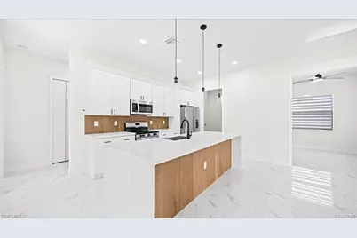 922 Richmond Ave N, Lehigh Acres, FL 33972 - Photo 18