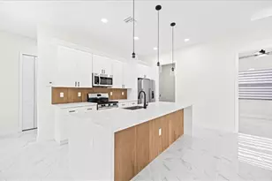 922 Richmond Ave N, Lehigh Acres, FL 33972 - Photo 18