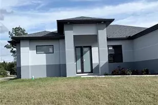 922 Richmond Ave N, Lehigh Acres, FL 33972 - Photo 4