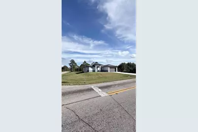 922 Richmond Ave N, Lehigh Acres, FL 33972 - Photo 8