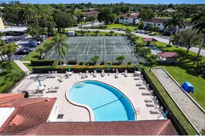 1037 Forest Lakes Dr #8D, Naples, FL 34105 - Photo 32