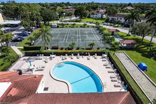 1037 Forest Lakes Dr, Naples, FL 34105 - Photo 32