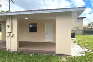 2656 Lime St, Fort Myers, FL 33916 - Photo 6