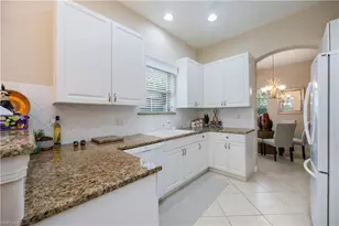 913 Vistana Cir, Naples, FL 34119 - Photo 6