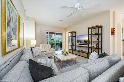 913 Vistana Cir #7, Naples, FL 34119 - Photo 2