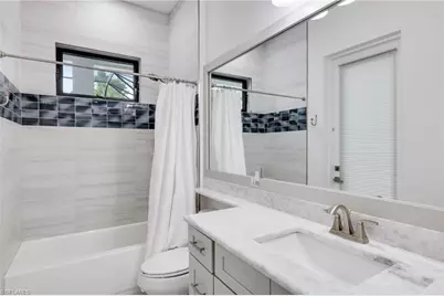 6423 Livingston Woods Ln, Naples, FL 34109 - Photo 8