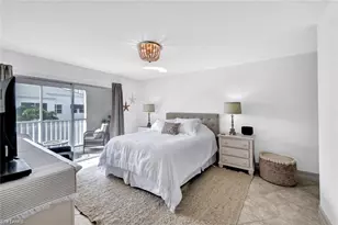 523 Club Side Dr, Naples, FL 34110 - Photo 10