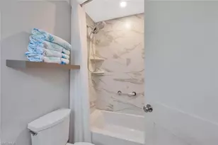 583 Beachwalk Cir, Naples, FL 34108 - Photo 22