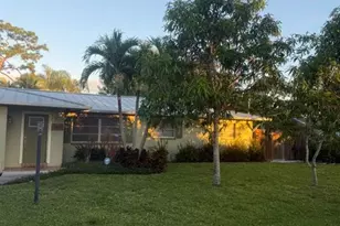 702 E Valley Dr, Bonita Springs, FL 34134 - Photo 4