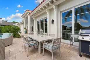 709 Jamestown Ln, Naples, FL 34108 - Photo 14