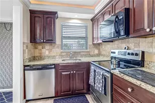 190 Turtle Lake Ct, Naples, FL 34105 - Photo 4