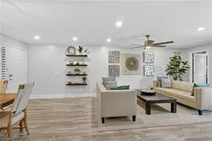 636 Wiggins Bay Dr, Naples, FL 34110 - Photo 16