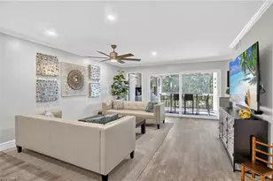 636 Wiggins Bay Dr, Naples, FL 34110 - Photo 4