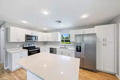 4810 Duera Mae Dr, Fort Myers, FL 33908 - Photo 2