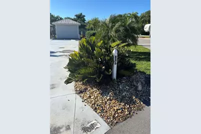 10002 Parkwood Dr, Fort Myers, FL 33905 - Photo 2